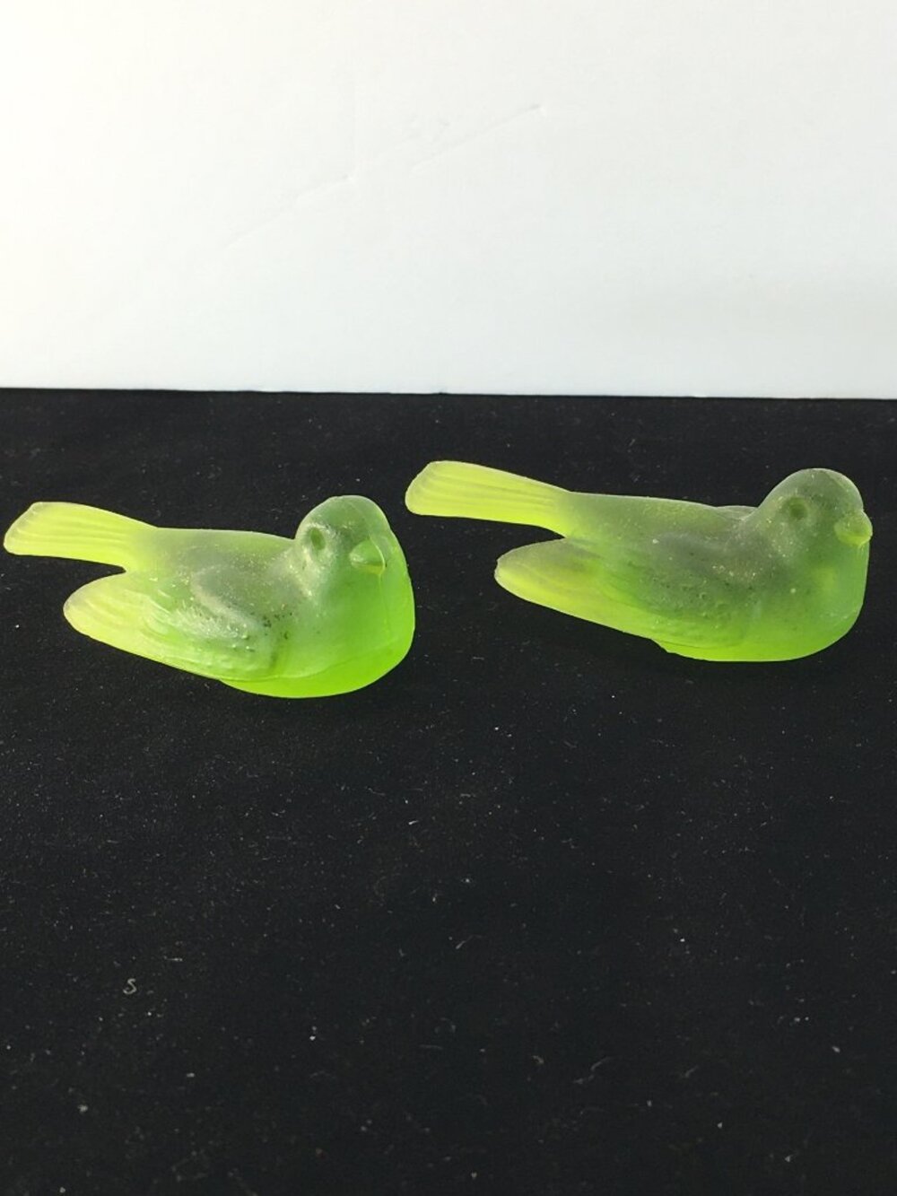 Vintage Westmoreland Green Mist Glass Wren Bird Figurine Collectible - Set of 2